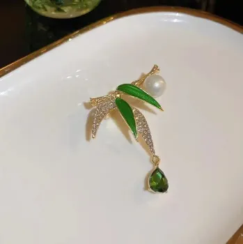 Bamboo Leaf Pearl Brooch/Pin